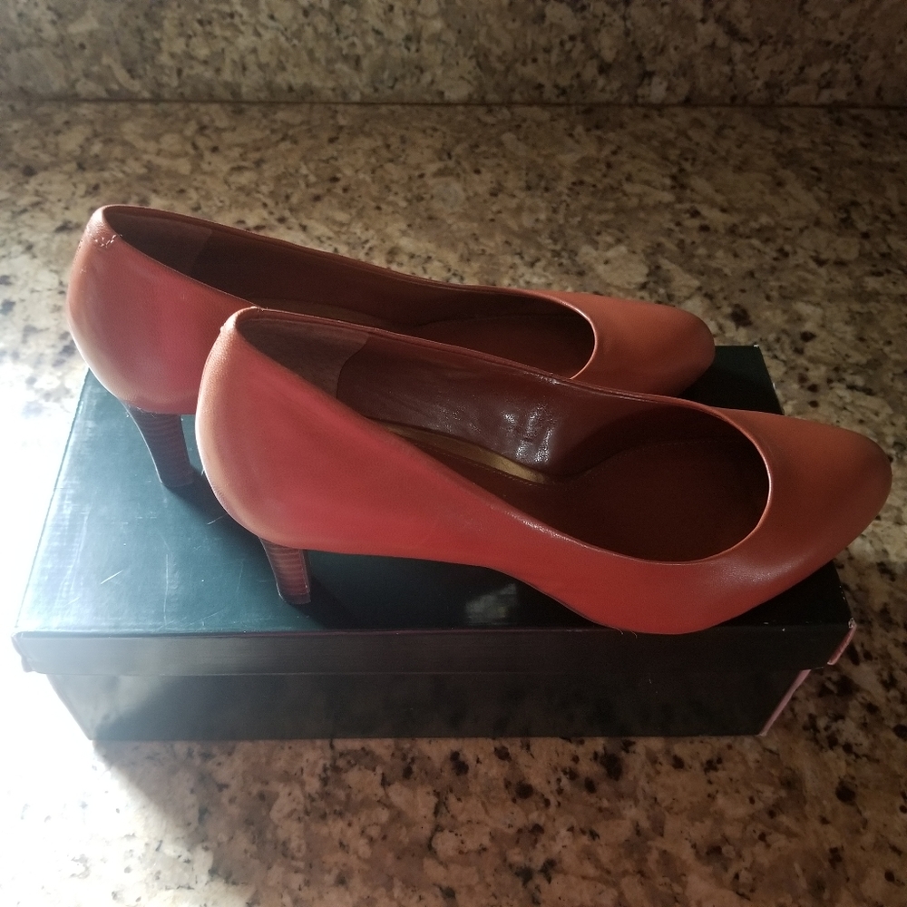 NIB Ralph Lauren Tan Pumps